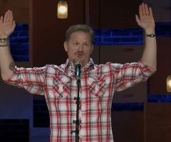 Hilarious Christian Comedian Gives Us Worship Advice That Will Have You Laugh Out Loud!