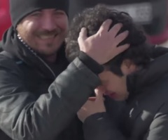 An Entire Town Has a Tearful Surprise for a Deaf Man – They Offer Helping Hands!