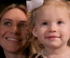 Former American Idol Contestant Sings a Beautiful Song to the Child She Nearly Aborted