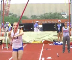 A Blind Pole Vaulter Demonstrates Great Power to Overcome Adversity