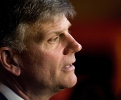 Franklin Graham Urges Christians to Pray Supreme Court Upholds Biblical Marriage, Says Gay Unions Are a 'Defiance of God'