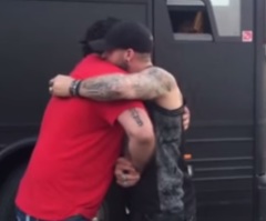 A Veteran Gives This Country Star A Heartfelt Gift for Helping the Wounded Warrior Project