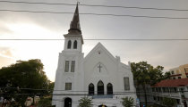 Christian Leaders Respond to 'Literally Satanic' Shooting at Charleston Church; 4,000 Residents Gather for Vigil
