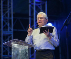 Argentinian Evangelist Luis Palau Draws Tens of Thousands to NYC's Central Park