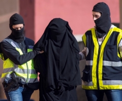 ISIS Plotting Attack on Christian Sites in Europe Using Female Jihadists Disguised as Tourists, Says Syrian Expert