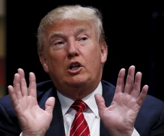 Donald Trump Refuses to Apologize for Disputing John McCain's War Hero Status