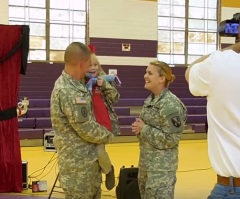 Soldiers Surprise Their Daughter With A Heartwarming Return at A School Magic Show