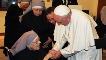 Pope Francis Visits Little Sisters of the Poor to Show Solidarity in Fight Against Obamacare Birth Control Mandate