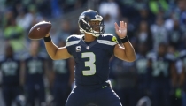 Russell Wilson Reacts to Aaron Rodgers' Jab at Christian Faith Talk