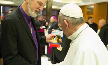 10 Reasons Evangelicals Should Talk to Catholics