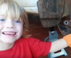 Wow! This Kindergarten Kid Can Change a Tire