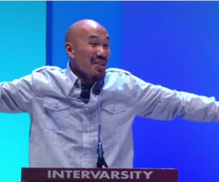 Francis Chan Calls on Christians to Live Under the Authority of Jesus on 2nd Day of Urbana '15