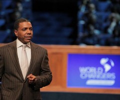 Creflo Dollar Prays for Georgia Lawmakers Amid Highway Naming Controversy