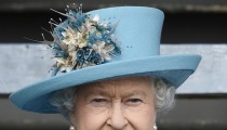 Queen Elizabeth Calls Jesus Christ 'the King She Serves' in 90th Birthday Book