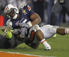 Christian Athlete Peyton Barber Says He's Joining NFL Draft to Help Homeless Mother