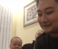 This Baby Can't Stop Laughing When Dad Counts Money