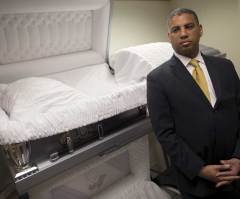 Michigan Funeral Home Faces Court Battle for Barring Man From Dressing Like Woman