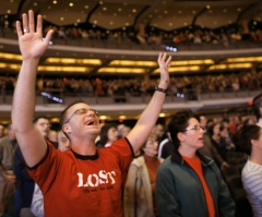 Megachurches Pay Senior Pastors Higher Salaries, Survey Finds. But There's a Twist