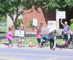 Oregon Students Protest Obama's Order That Boys Be Allowed Into Girls' Bathrooms