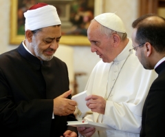 Pope Meets With Egypt's Top Cleric 5 Years After Muslims Rebuked Catholic Church for Islamic Terror Comments