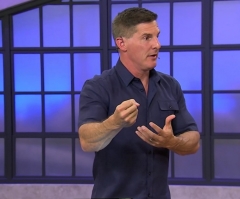 Pastor Craig Groeschel Shares Personal Struggle With Addiction in 'Bad Advice' Sermon Series