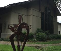Tennessee Church's 'Naked Jesus' Banners Stolen in Front of Pastor