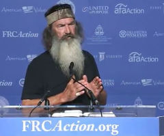 Phil Robertson on Offer to Baptize Trump: Left-Wingers Will Go Crazy, Evangelicals Will Swarm You