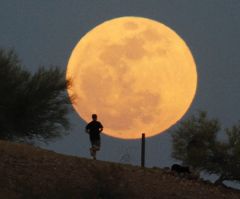 Supermoon: 3 Facts About November's Biggest Moon Since 1948