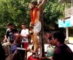Christians Flock to Jesus Statue in India to Collect 'Miracle Holy Water' (Video) 
