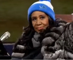 Aretha Franklin's Churchy Rendition of 'Star Spangled-Banner' (Watch)