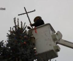 Franklin Graham: Removing Cross Atop Indiana Christmas Tree Reveals 'War on Christmas Is Still On!'