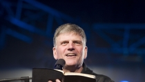 Franklin Graham Admits He Has Broken Some of God's Ten Commandments but Says Jesus Forgives