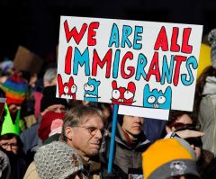 76 Percent of White Evangelicals Support Trump's Travel Ban: Pew