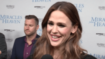 Churchgoing Jennifer Garner Backs Working With Trump, Blasts Hollywood Friends for 'Refusing to Engage'
