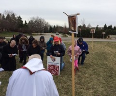 'Innocent Blood of Unborn Children' Subject of Good Friday Prayer Vigils Outside Abortion Clinics