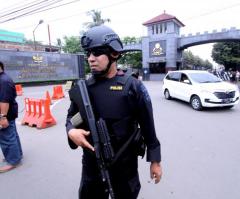 1,000 Candlelight Vigils Held Worldwide to Protest Prison Sentence for Jakarta's Christian Governor