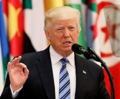 Trump Doesn't Really Care About His Economically Struggling Supporters, Bono Says 