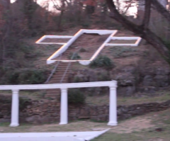 Missouri City Refuses to Remove Cross From Public Park, Despite Atheist Group's Demands