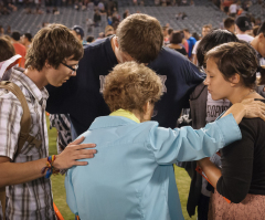 NAE Hosts 'Pray Together Sunday,' Hundreds of Congregations Unite to Pray for Revival