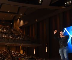 Sheryl Sandberg, Marcus Lemonis Talk Faith, Business at Willow Creek Leadership Summit