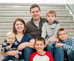 Christians Praying For Dad of Six Young Kids, Including Premature Twins, After Wife Dies in Car Crash