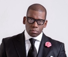 Pastor Jamal Bryant Leads 'an Army' to Take a Knee Outside NFL Game