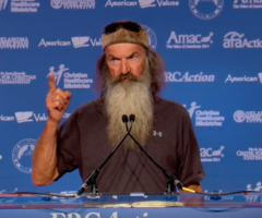 'Duck Dynasty's Phil Robertson Asks Democrats If They Love or Hate Jesus (Video)