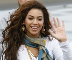 Beyoncé's Pastor Hosts Celebrity Thanksgiving Fundraiser 'Royal Feast'