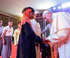 27-Y-O Rohingya Who Says She Was Tortured, Raped in Myanmar Hopes Pope Can Help Find Justice