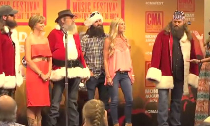 Here's How to Enjoy Christmas With Your Extended Family