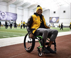 NFL's Ryan Shazier Still Wheelchair Bound 1 Month After Game Injury, but Is Praising the Lord