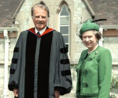 Billy Graham: King's Pawn to Queen's Knight – Checkmate