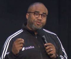 Andy Stanley Urges Pastors to Move Away From Spotlight and Raise New Leaders