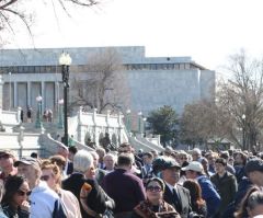 Thousands of Mourners Pay Tribute to Billy Graham, 'Epitome of Love,' at US Capitol